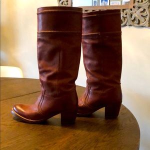Like new Frye woman’s boot